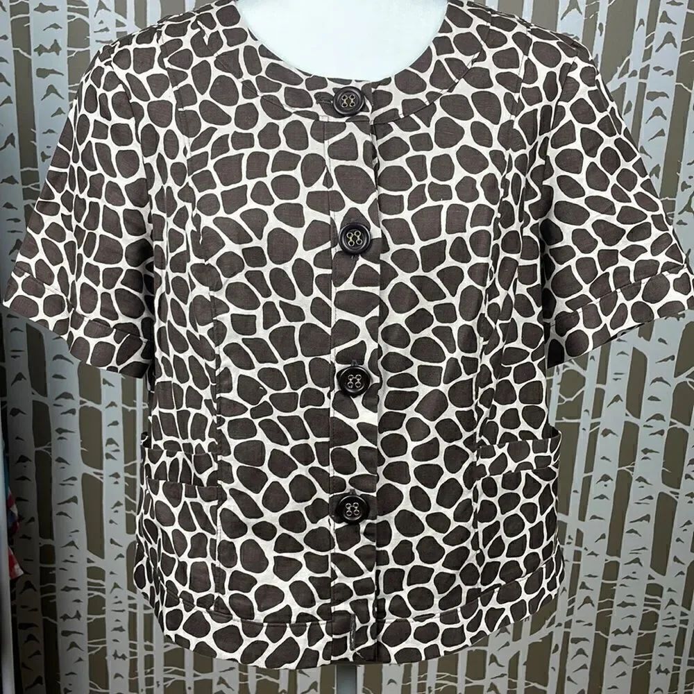 Charter Club Giraffe print brown and cream short sleeve jacket faux wood buttons